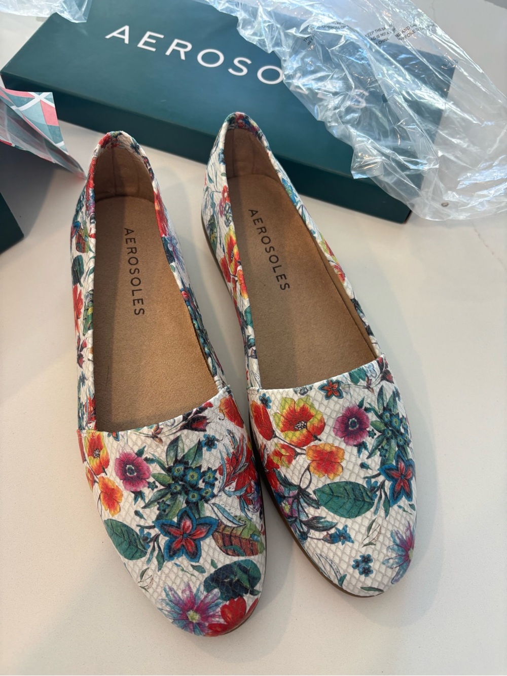 AEROSOLES White Floral Slip-On Loafers NEW IN BOX
